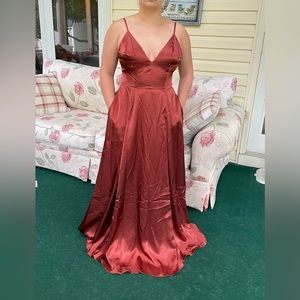 NWT. David’s Bridal.Long VNeck Spaghetti Strap Formal Dress.Satin Robe Included